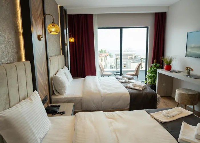 Linda Port Hotel