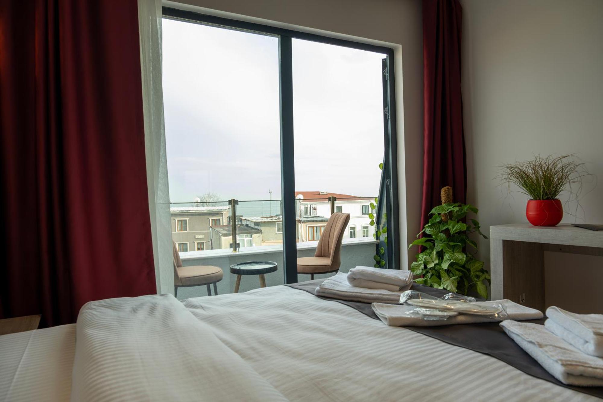 Otel Linda Port *