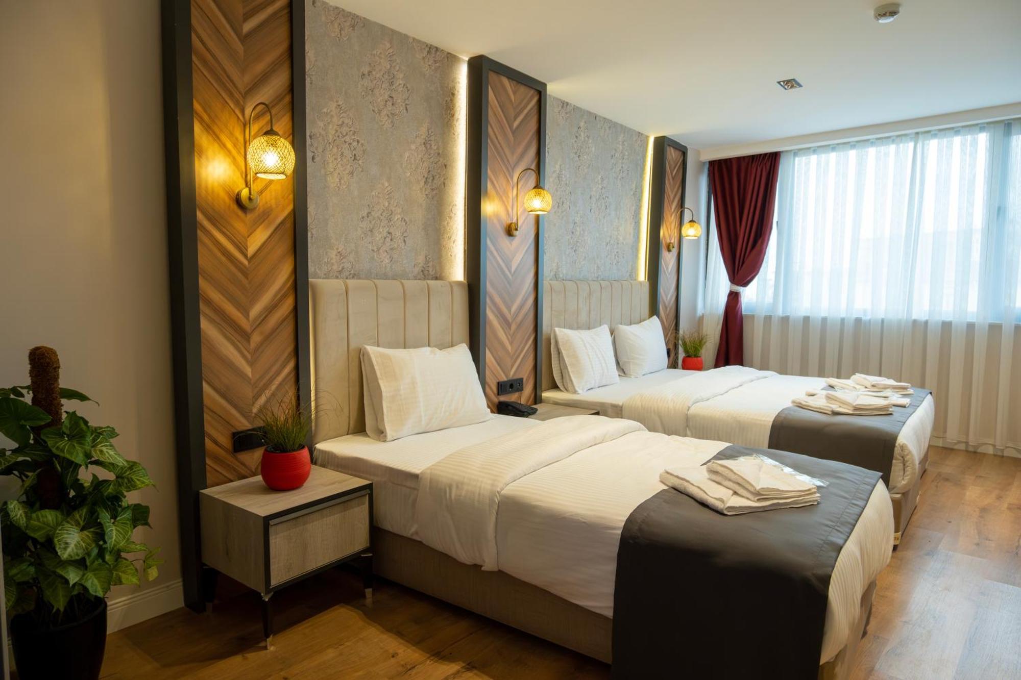 Linda Port Otel *