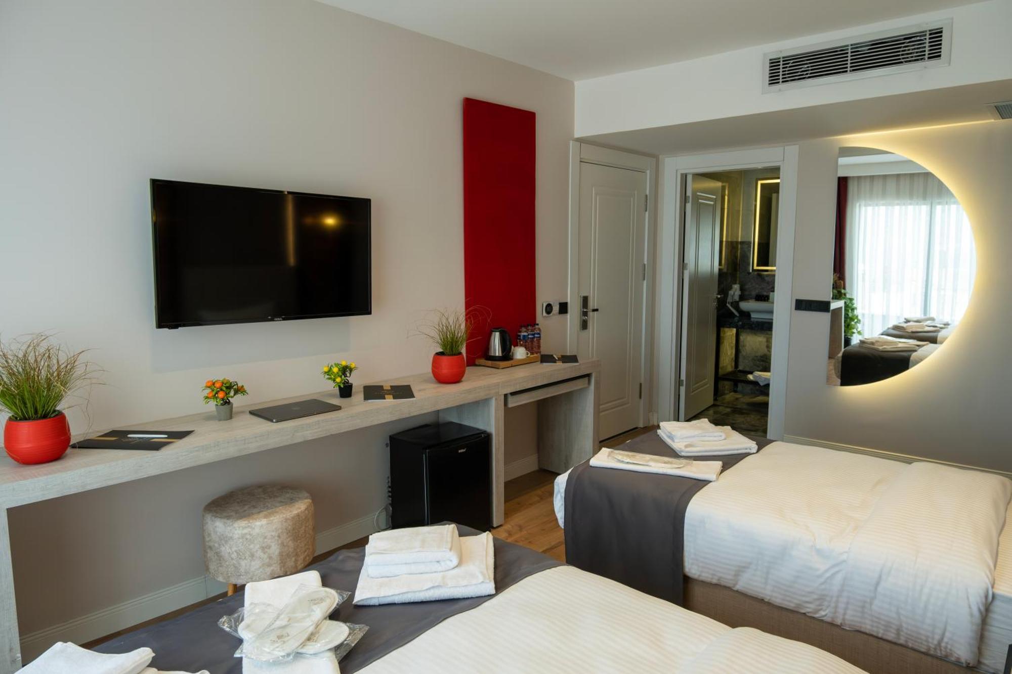 Linda Port Otel *