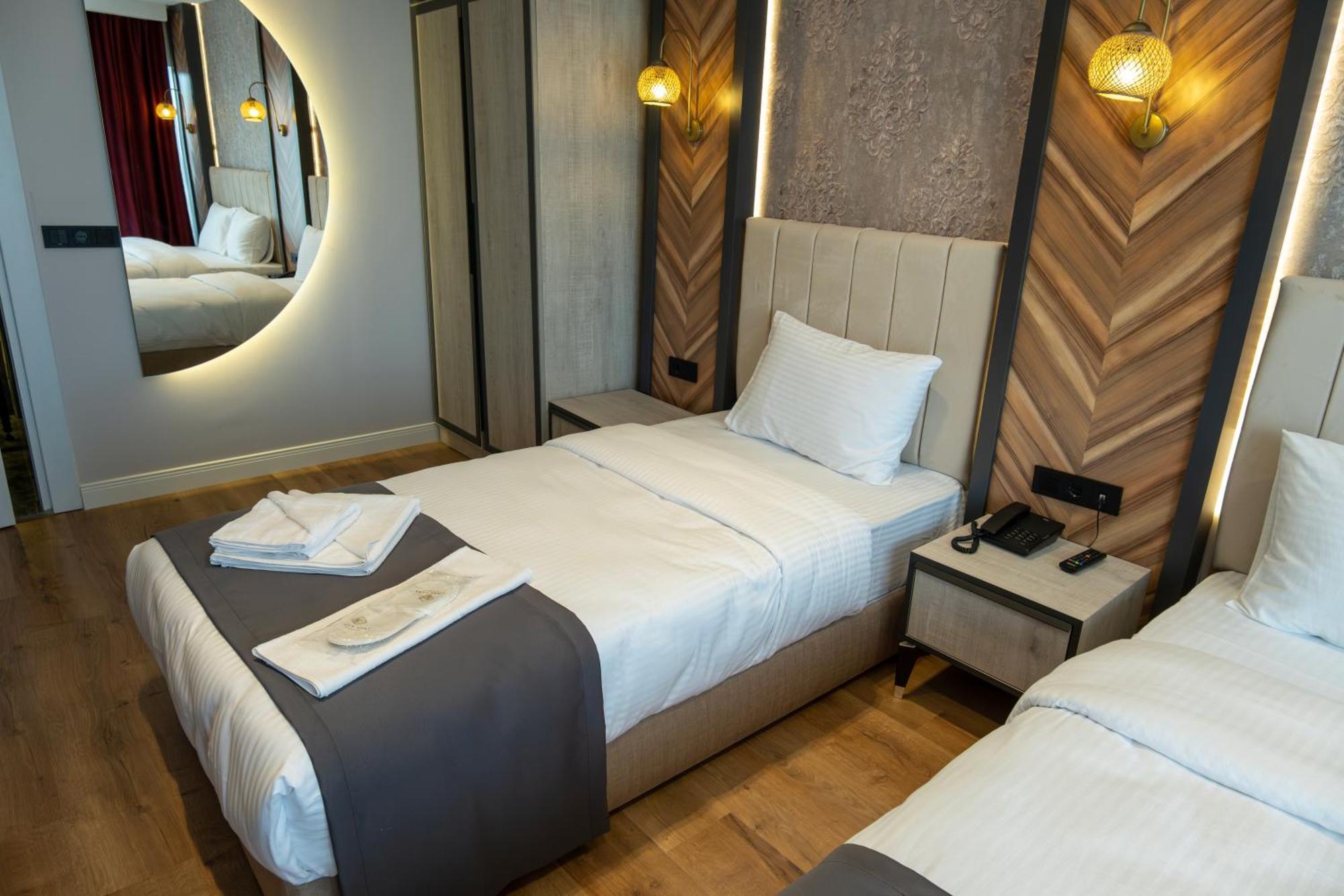 Linda Port Hotel